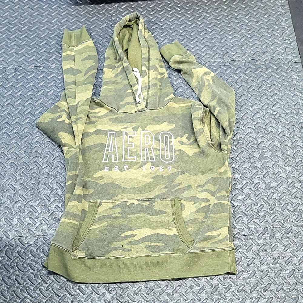 Aeropostale camouflaged hoodie nice thickness.